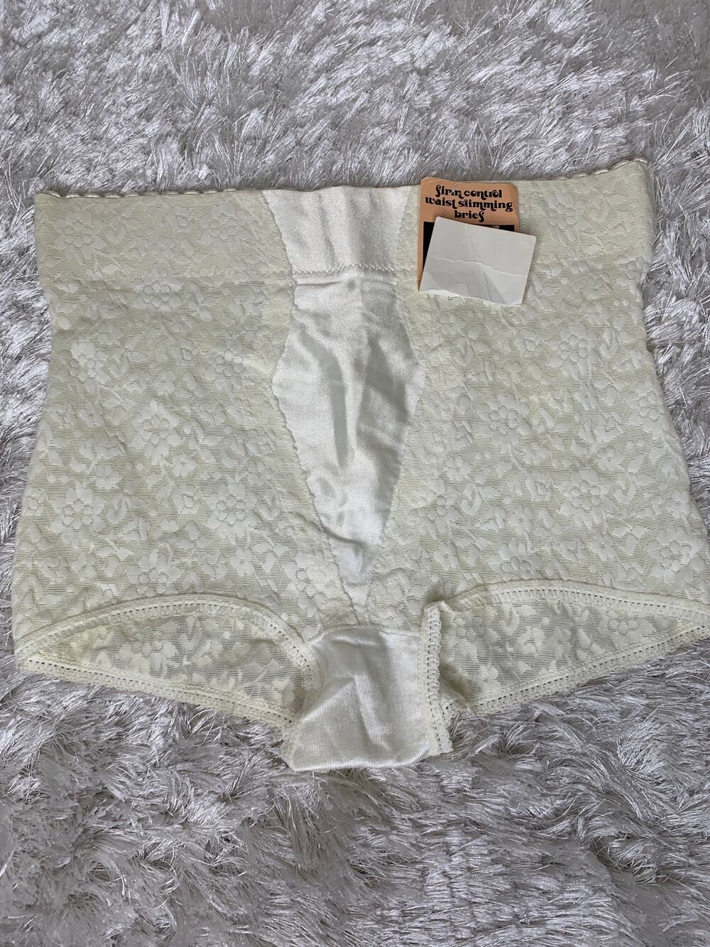 NWT Vintage Lace Girdle Boudoir Cream Tummy Control Waist 31-32 Deadstock